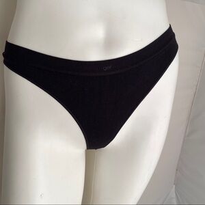 GEF black stretch thong panty M